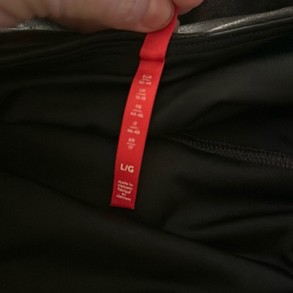 SPANX Black Metallic Sleek Faux Vegan Leather Compression High Waist Leggings L - Picture 13 of 16